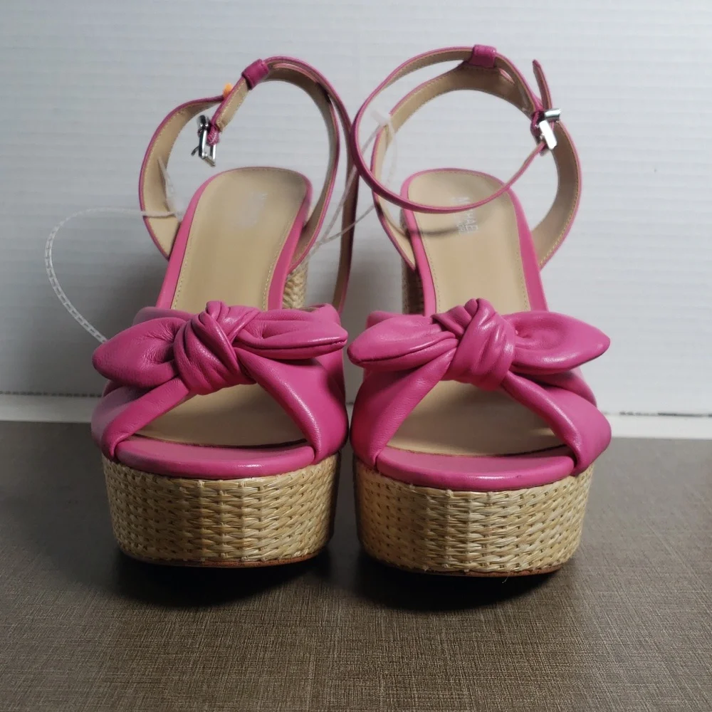 Michael Kors Sadie Pink Leather Bow Platform Sandals - SZ 9 - NWOT‎